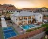 246 CLIFFSIDE DR, Washington, Utah 84780, 6 Bedrooms Bedrooms, 26 Rooms Rooms,7 BathroomsBathrooms,Residential,For Sale,CLIFFSIDE,1982460