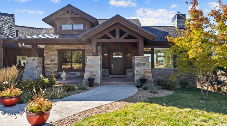 3090 HORSE MOUNTAIN CIR, Heber City, Utah 84032, 4 Bedrooms Bedrooms, 18 Rooms Rooms,2 BathroomsBathrooms,Residential,For Sale,HORSE MOUNTAIN,1952326