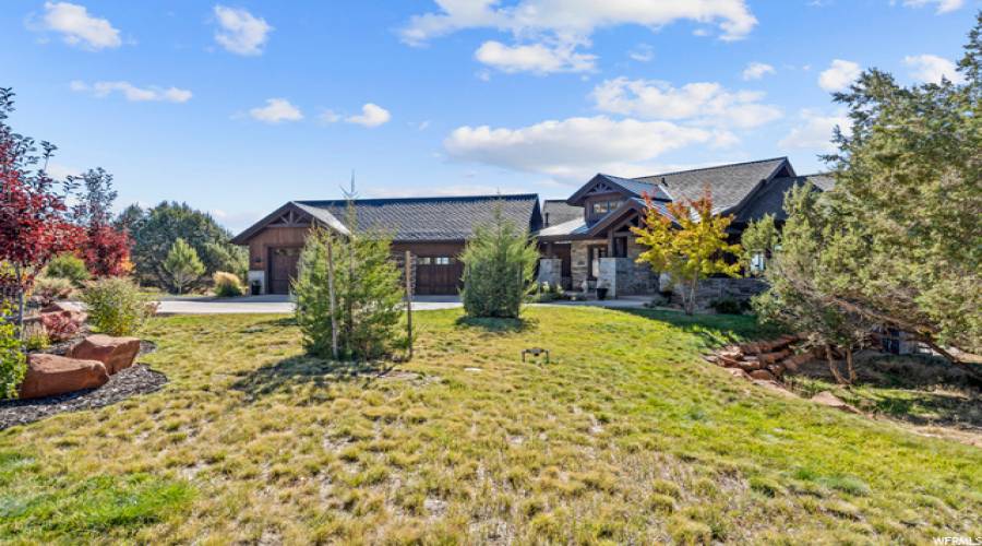 3090 HORSE MOUNTAIN CIR, Heber City, Utah 84032, 4 Bedrooms Bedrooms, 18 Rooms Rooms,2 BathroomsBathrooms,Residential,For Sale,HORSE MOUNTAIN,1952326