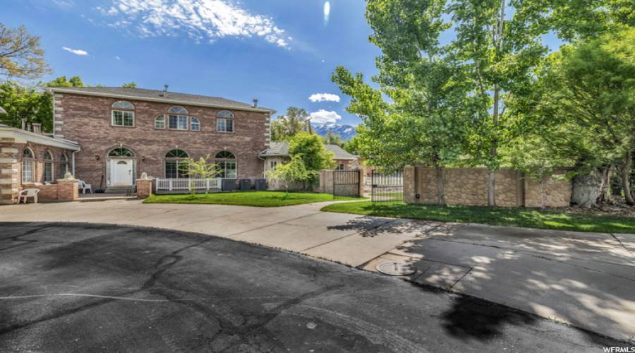 6307 OLES LN, Holladay, Utah 84117, 10 Bedrooms Bedrooms, 31 Rooms Rooms,7 BathroomsBathrooms,Residential,For Sale,OLES,1878222