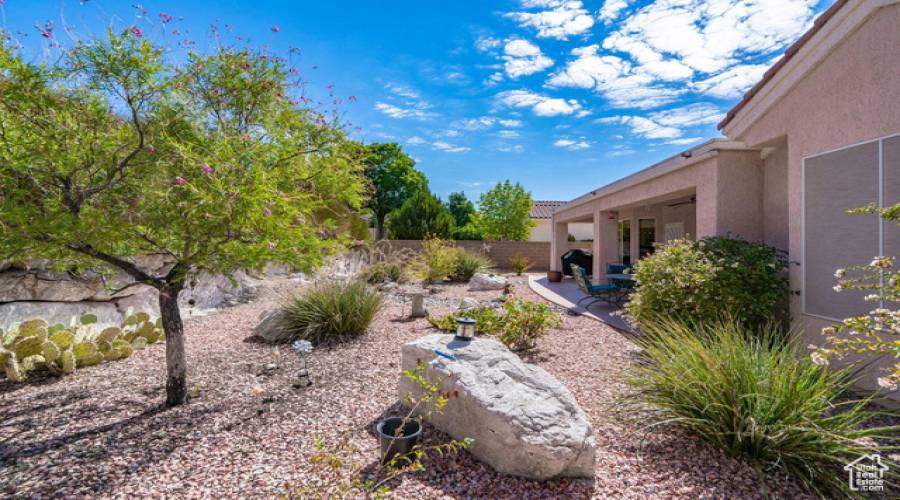 1714 SPIRIT WALKER DR, St. George, Utah 84790, 2 Bedrooms Bedrooms, 9 Rooms Rooms,2 BathroomsBathrooms,Residential,For Sale,SPIRIT WALKER,2020522