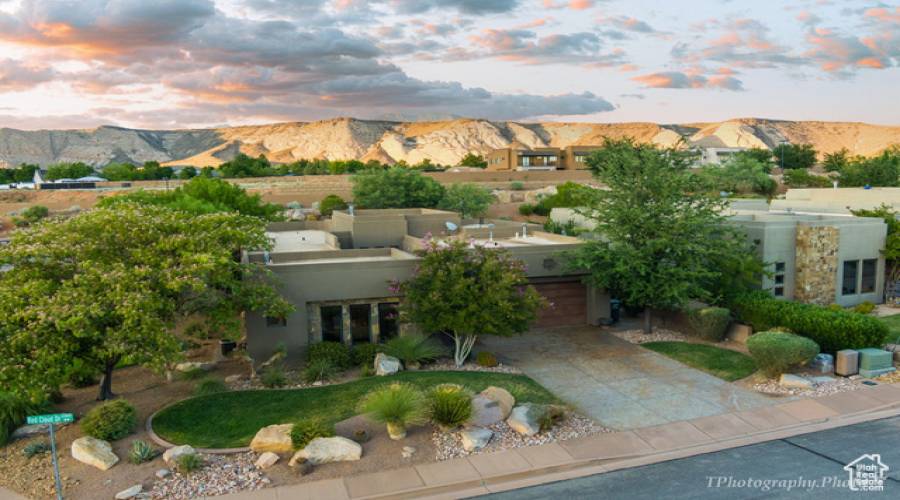 1692 RED CLOUD DR, St. George, Utah 84770, 3 Bedrooms Bedrooms, 13 Rooms Rooms,1 BathroomBathrooms,Residential,For Sale,RED CLOUD,2020532