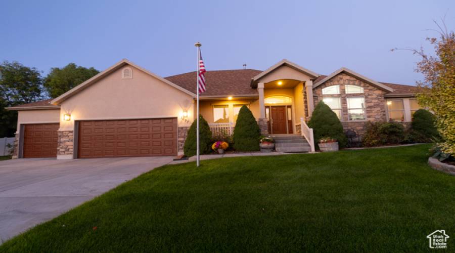 1097 DUNDEE, Syracuse, Utah 84075, 4 Bedrooms Bedrooms, 16 Rooms Rooms,3 BathroomsBathrooms,Residential,For Sale,DUNDEE,2020880