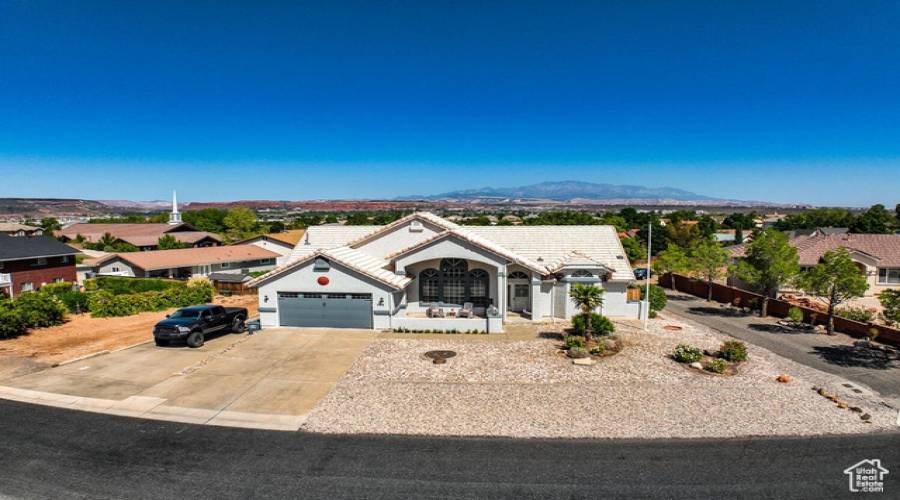 785 VERMILLION AVE, St. George, Utah 84790, 5 Bedrooms Bedrooms, 15 Rooms Rooms,3 BathroomsBathrooms,Residential,For Sale,VERMILLION,2023840