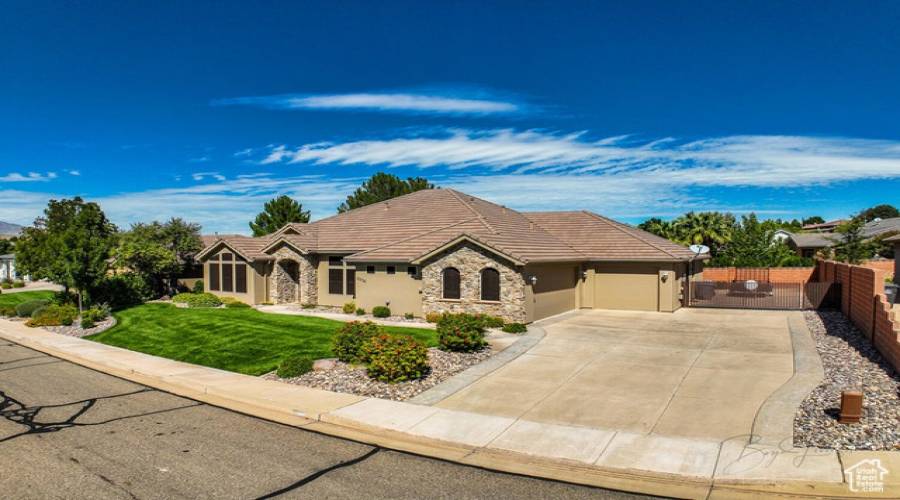 2036 W 510 CIR, St. George, Utah 84770, 4 Bedrooms Bedrooms, 13 Rooms Rooms,3 BathroomsBathrooms,Residential,For Sale,W 510,2025043