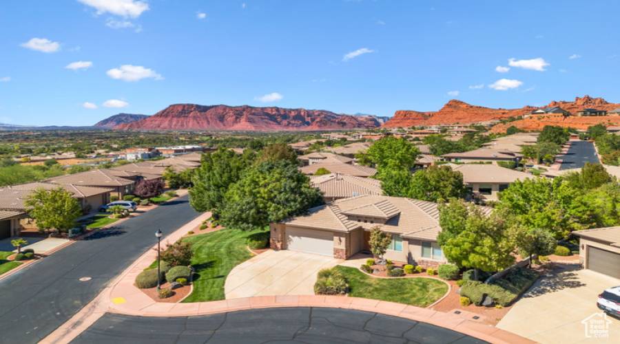 1920 LAKOTA DR, St. George, Utah 84770, 3 Bedrooms Bedrooms, 8 Rooms Rooms,2 BathroomsBathrooms,Residential,For Sale,LAKOTA,2026177