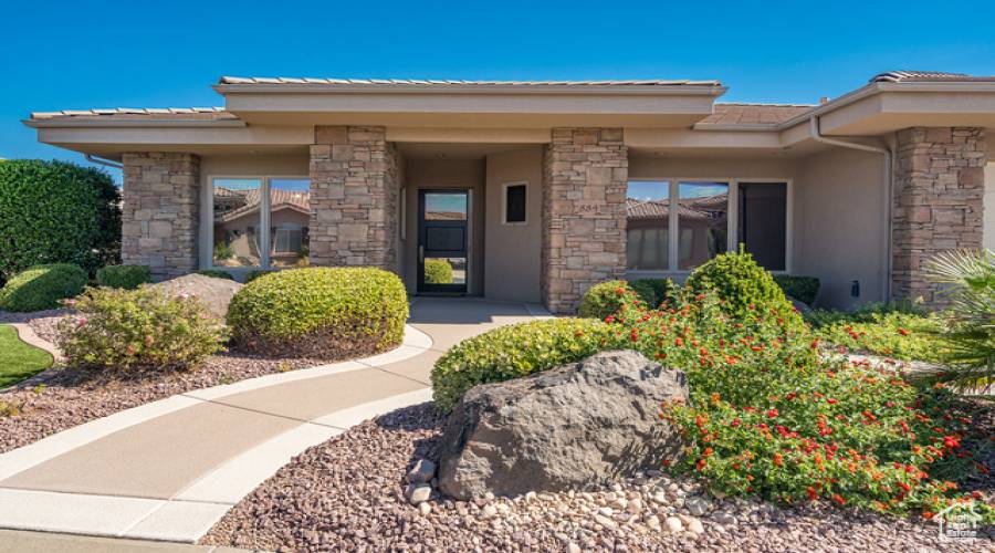 884 SOUTH LINKS DR, Washington, Utah 84780, 3 Bedrooms Bedrooms, 11 Rooms Rooms,2 BathroomsBathrooms,Residential,For Sale,SOUTH LINKS,2026200