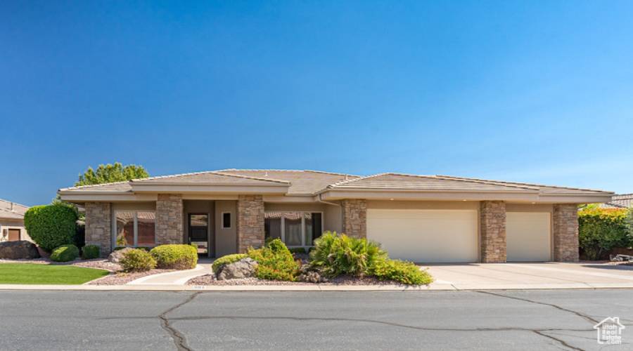 884 SOUTH LINKS DR, Washington, Utah 84780, 3 Bedrooms Bedrooms, 11 Rooms Rooms,2 BathroomsBathrooms,Residential,For Sale,SOUTH LINKS,2026200