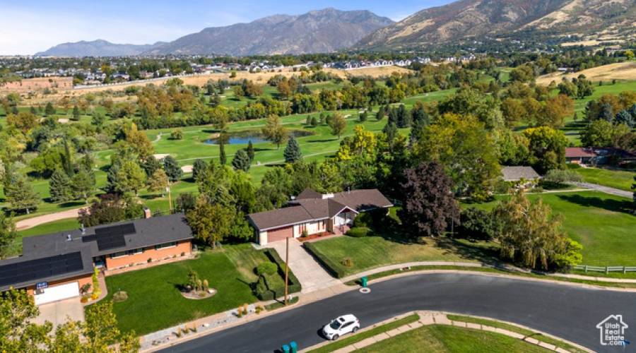 2101 RIDGE RD, Layton, Utah 84040, 5 Bedrooms Bedrooms, 16 Rooms Rooms,1 BathroomBathrooms,Residential,For Sale,RIDGE,2026845