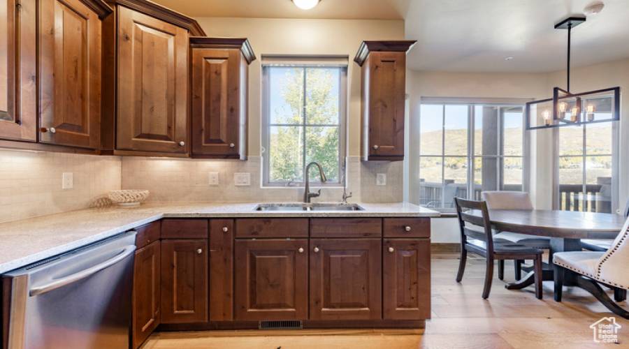 3126 LOWER SADDLEBACK RD, Park City, Utah 84098, 4 Bedrooms Bedrooms, 15 Rooms Rooms,2 BathroomsBathrooms,Residential,For Sale,LOWER SADDLEBACK,2030982