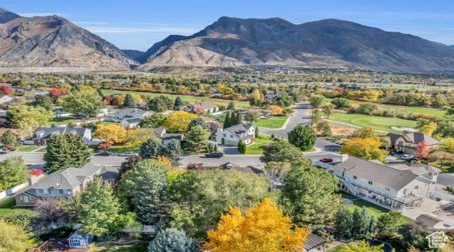 10623 JERLING DR, Highland, Utah 84003, 5 Bedrooms Bedrooms, 16 Rooms Rooms,4 BathroomsBathrooms,Residential,For Sale,JERLING,2031653