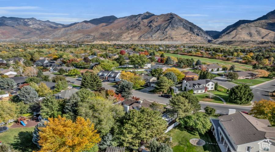 10623 JERLING DR, Highland, Utah 84003, 5 Bedrooms Bedrooms, 16 Rooms Rooms,4 BathroomsBathrooms,Residential,For Sale,JERLING,2031653