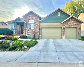 4938 STRATA CIR LN, Murray, Utah 84107, 4 Bedrooms Bedrooms, 15 Rooms Rooms,1 BathroomBathrooms,Residential,For Sale,STRATA CIR,2031666