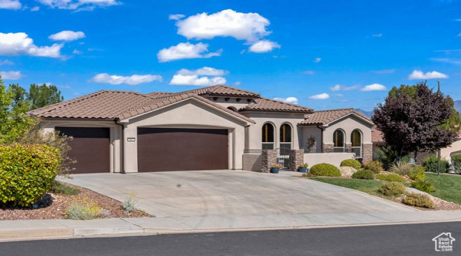 2602 DESERT SPRINGS RD, St. George, Utah 84770, 6 Bedrooms Bedrooms, 19 Rooms Rooms,4 BathroomsBathrooms,Residential,For Sale,DESERT SPRINGS,2028686