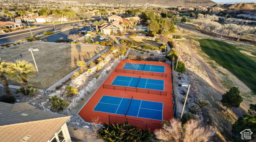 2602 DESERT SPRINGS RD, St. George, Utah 84770, 6 Bedrooms Bedrooms, 19 Rooms Rooms,4 BathroomsBathrooms,Residential,For Sale,DESERT SPRINGS,2028686