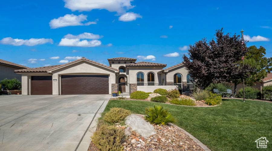 2602 DESERT SPRINGS RD, St. George, Utah 84770, 6 Bedrooms Bedrooms, 19 Rooms Rooms,4 BathroomsBathrooms,Residential,For Sale,DESERT SPRINGS,2028686