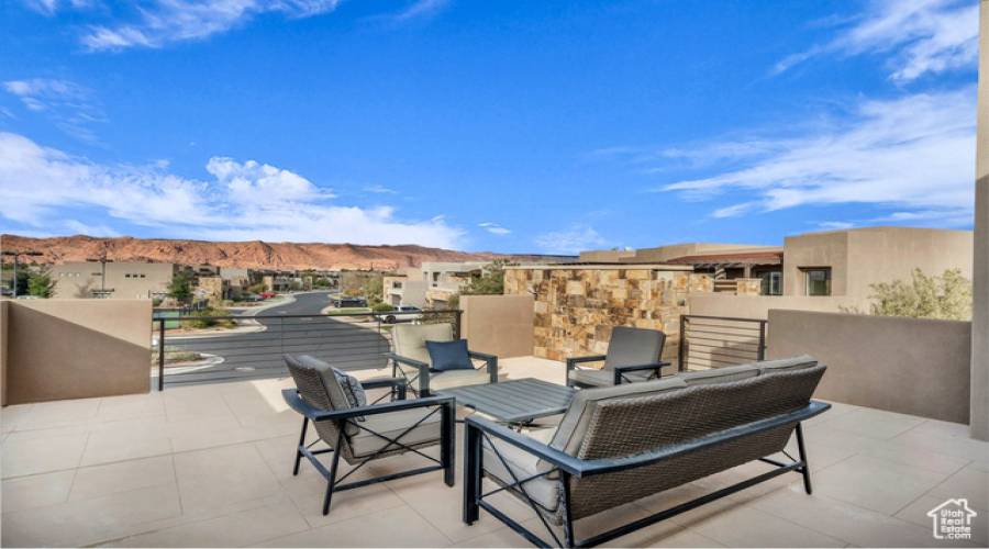 1636 CALEDONIA DUNES CIR, St. George, Utah 84770, 4 Bedrooms Bedrooms, 11 Rooms Rooms,3 BathroomsBathrooms,Residential,For Sale,CALEDONIA DUNES,2049986