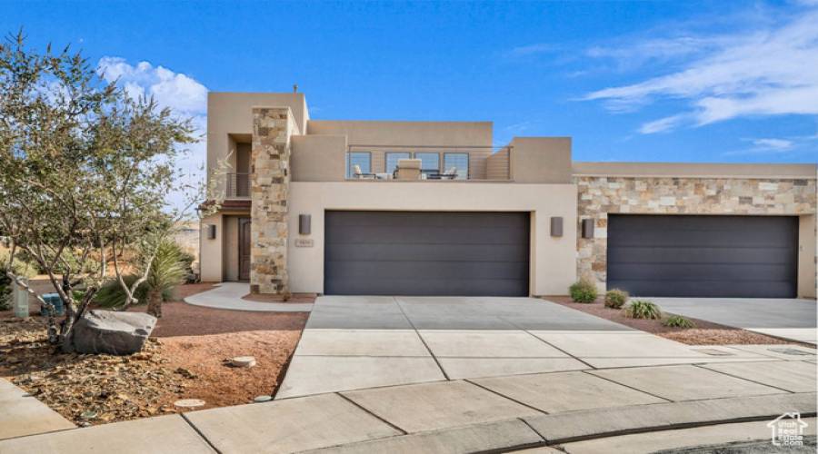 1636 CALEDONIA DUNES CIR, St. George, Utah 84770, 4 Bedrooms Bedrooms, 11 Rooms Rooms,3 BathroomsBathrooms,Residential,For Sale,CALEDONIA DUNES,2049986