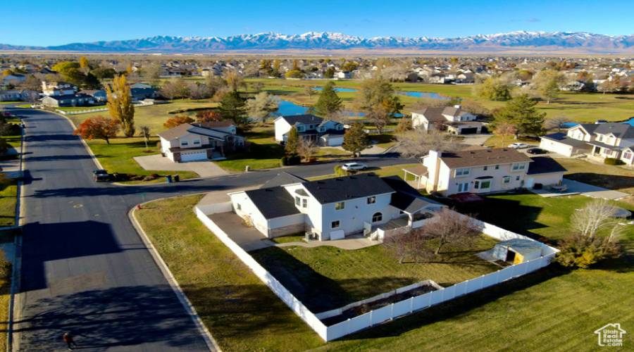 616 COUNTRY CLUB, Stansbury Park, Utah 84074, 4 Bedrooms Bedrooms, 13 Rooms Rooms,2 BathroomsBathrooms,Residential,For Sale,COUNTRY CLUB,2051371