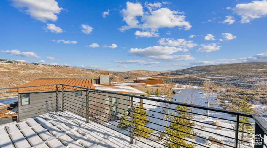 7196 GOLDEN BEAR LOOP, Park City, Utah 84098, 3 Bedrooms Bedrooms, 13 Rooms Rooms,2 BathroomsBathrooms,Residential,For Sale,GOLDEN BEAR,2051583